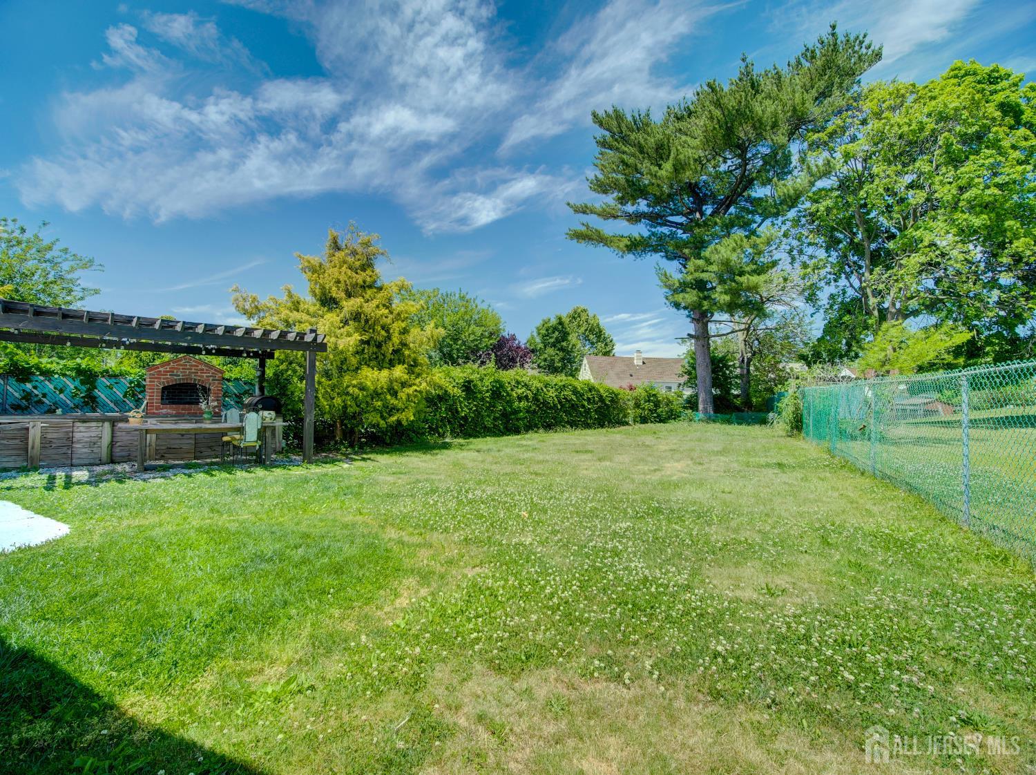 19 Jonquil Circle Fords NJ 08863