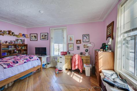 52 Spring Street Metuchen NJ 08840