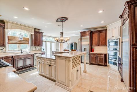 87 Ellmyer Road Edison NJ 08820