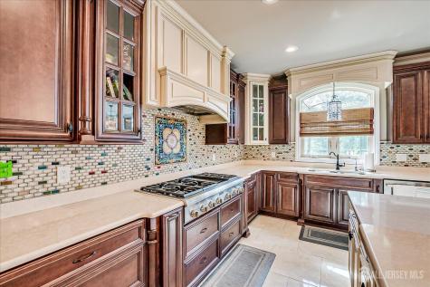 87 Ellmyer Road Edison NJ 08820