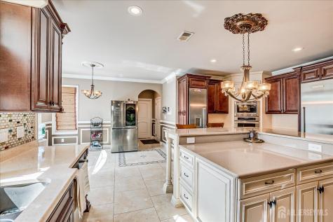 87 Ellmyer Road Edison NJ 08820