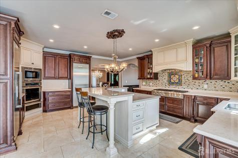 87 Ellmyer Road Edison NJ 08820
