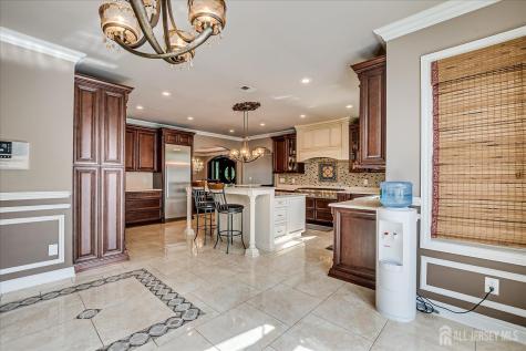 87 Ellmyer Road Edison NJ 08820