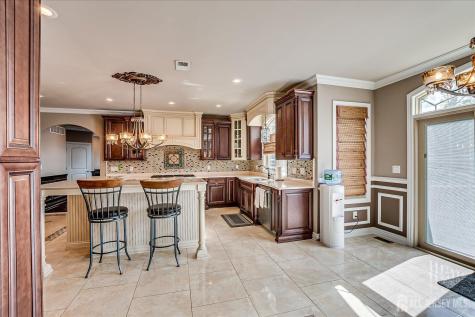 87 Ellmyer Road Edison NJ 08820