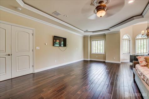 87 Ellmyer Road Edison NJ 08820