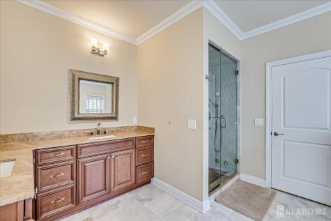 87 Ellmyer Road Edison NJ 08820