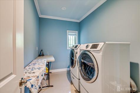 87 Ellmyer Road Edison NJ 08820
