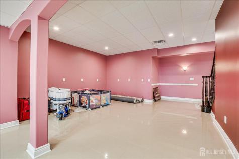 87 Ellmyer Road Edison NJ 08820