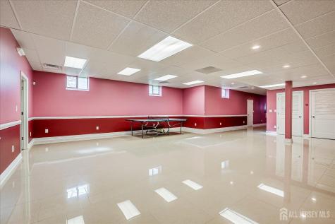 87 Ellmyer Road Edison NJ 08820