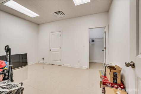 87 Ellmyer Road Edison NJ 08820