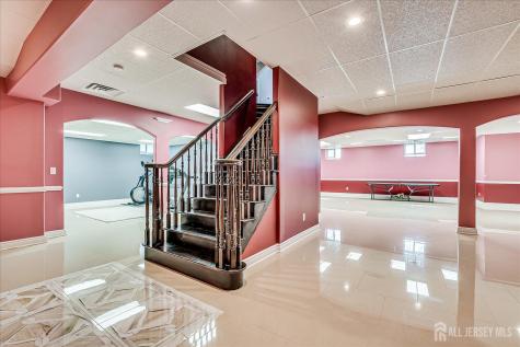 87 Ellmyer Road Edison NJ 08820