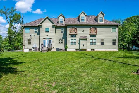 87 Ellmyer Road Edison NJ 08820