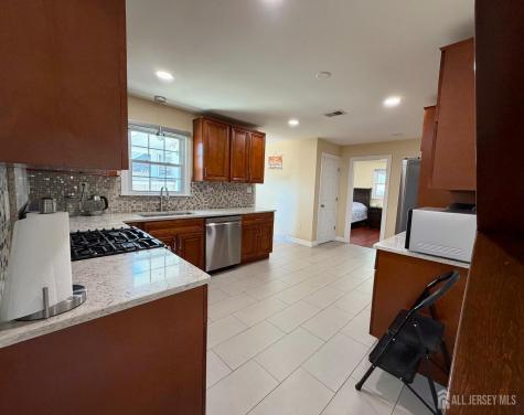 125 Hermann Street Carteret NJ 07008
