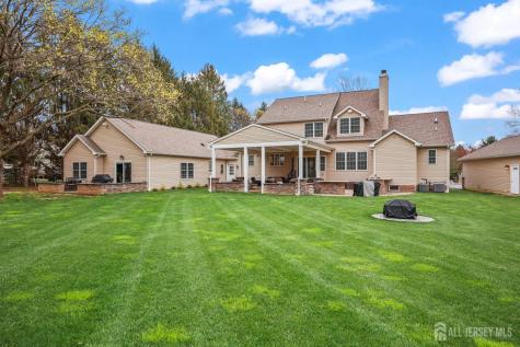 13 Fox Run Monroe NJ 08831