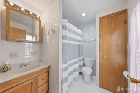 46 Warrenville Road Middlesex NJ 08846