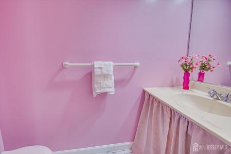 1402 Maplecrest Road Edison NJ 08820