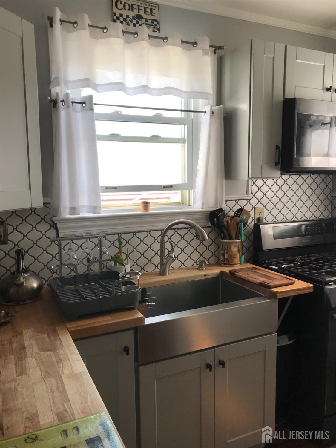 59 Lee Avenue Perth Amboy NJ 08861