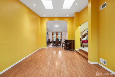 9 Chipwood Lane North Brunswick NJ 08902