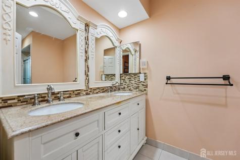 9 Chipwood Lane North Brunswick NJ 08902