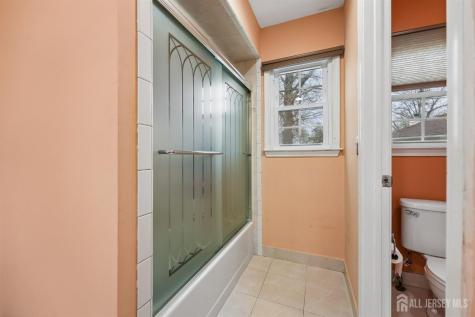 9 Chipwood Lane North Brunswick NJ 08902