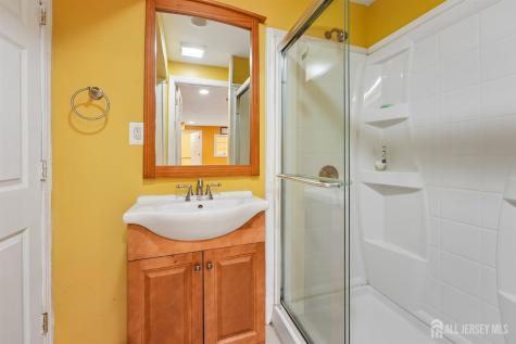 9 Chipwood Lane North Brunswick NJ 08902