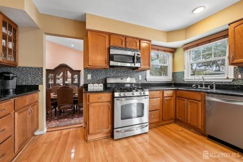 9 Chipwood Lane North Brunswick NJ 08902