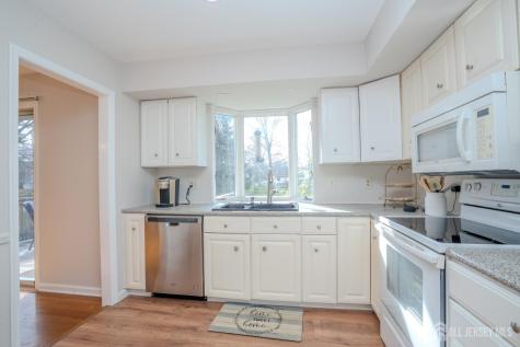 29 Hawthorne Lane East Windsor NJ 08520