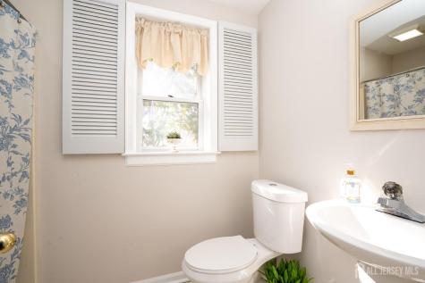 29 Hawthorne Lane East Windsor NJ 08520