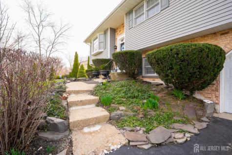 29 Hawthorne Lane East Windsor NJ 08520