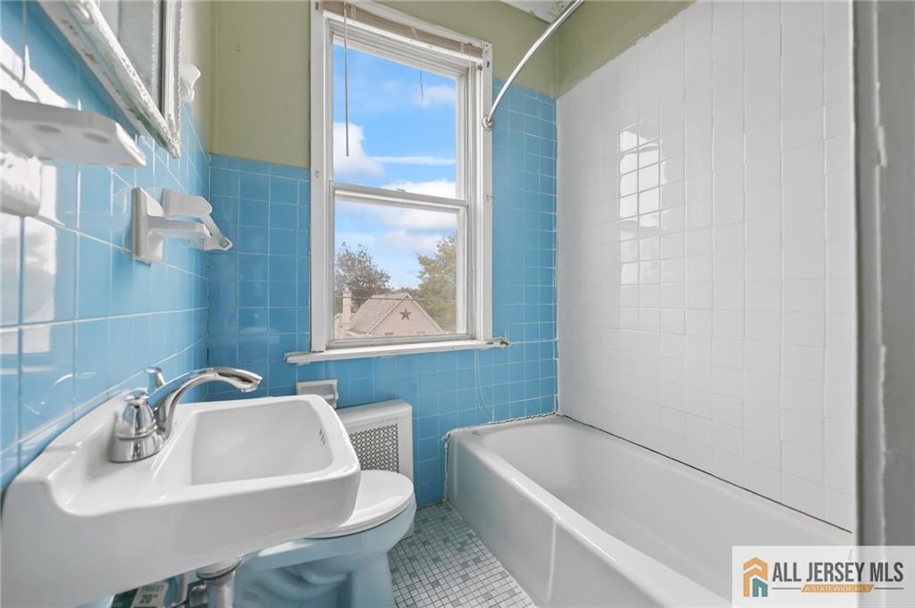 0-362-364 Alpine Street Perth Amboy NJ 08861
