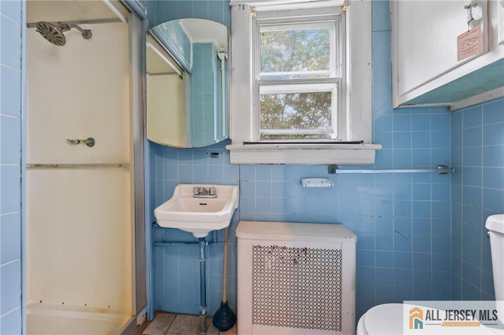 0-362-364 Alpine Street Perth Amboy NJ 08861
