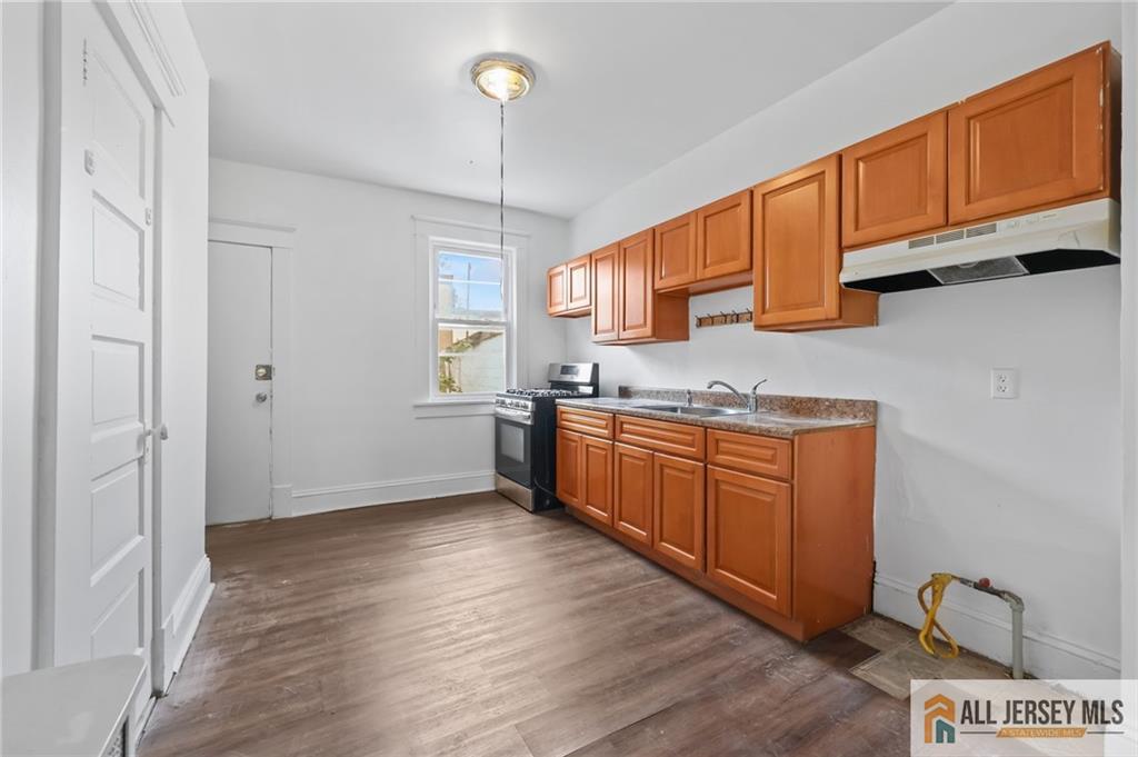 0-362-364 Alpine Street Perth Amboy NJ 08861