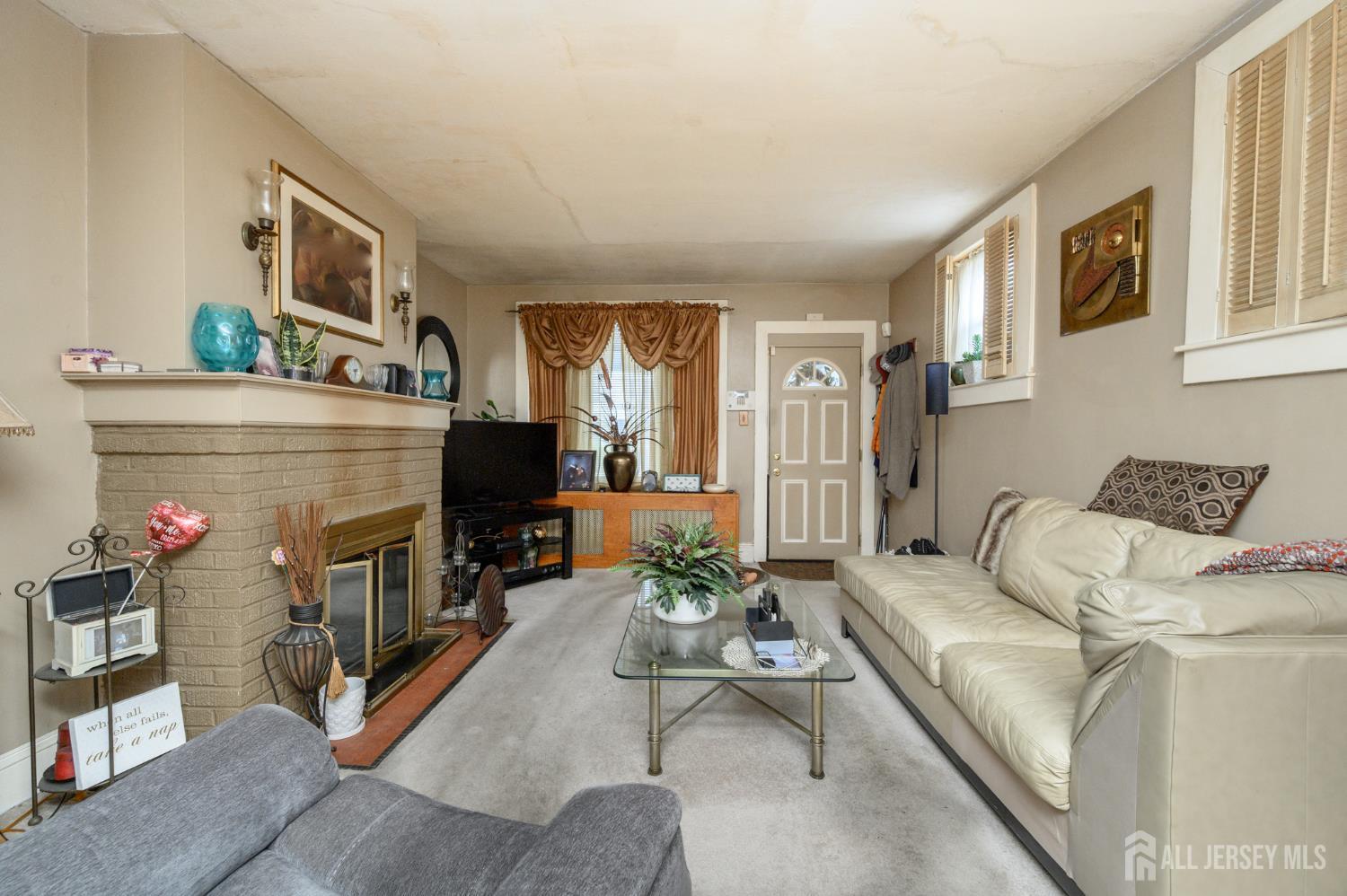 354 Hillcrest Avenue Trenton NJ 08618