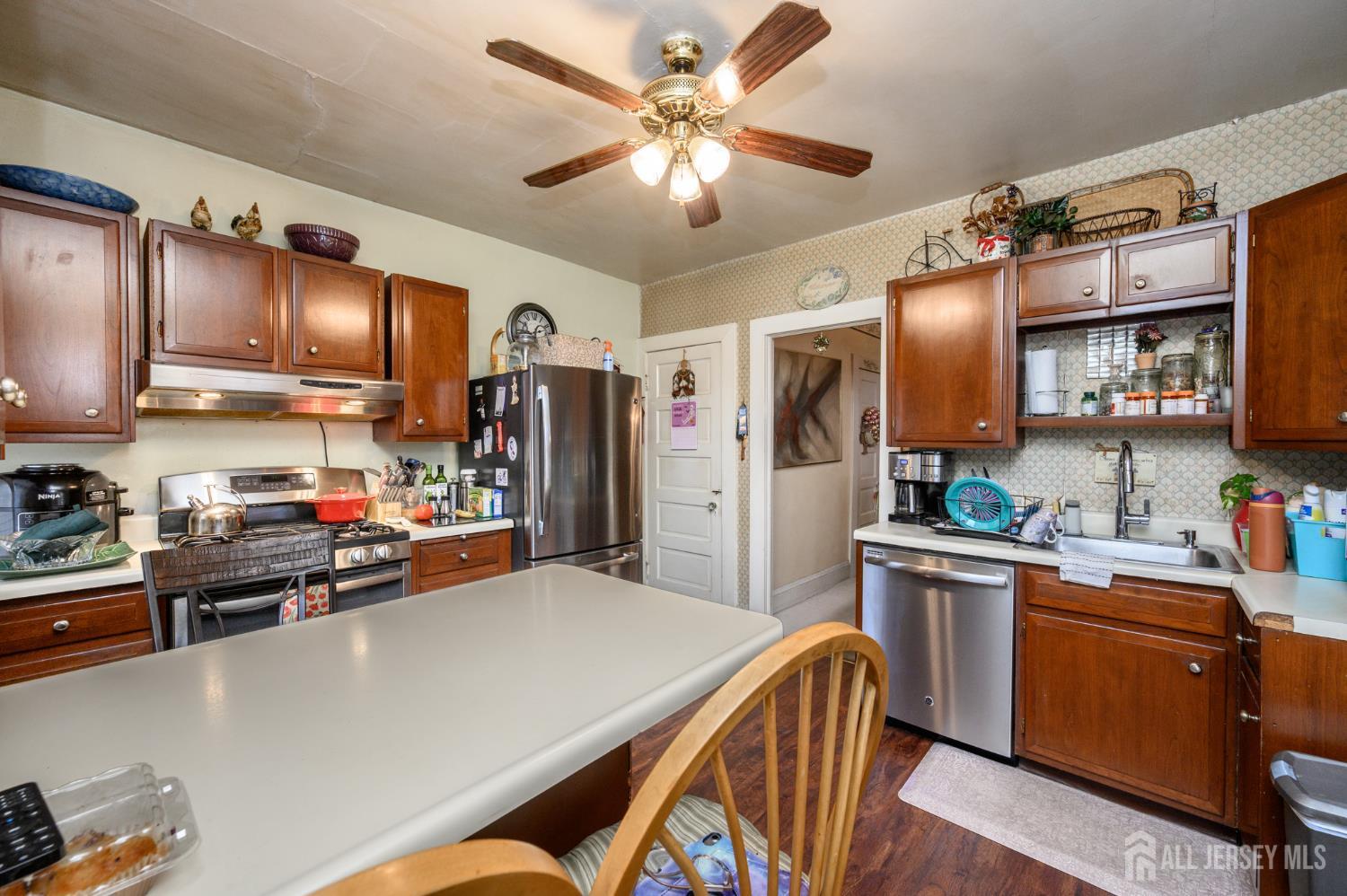 354 Hillcrest Avenue Trenton NJ 08618
