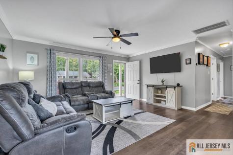 19 Evergreen Terrace Monroe NJ 08831