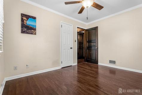 236 Olsen Street Sayreville NJ 08879