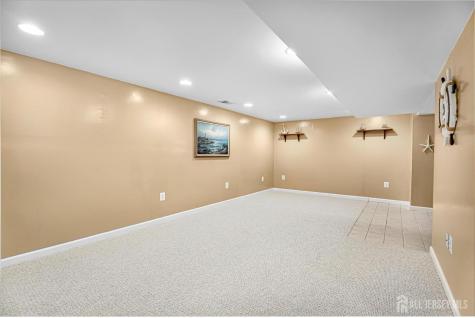 236 Olsen Street Sayreville NJ 08879