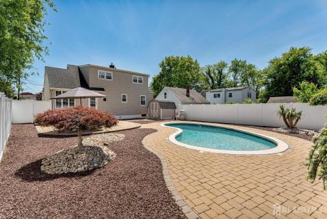 236 Olsen Street Sayreville NJ 08879
