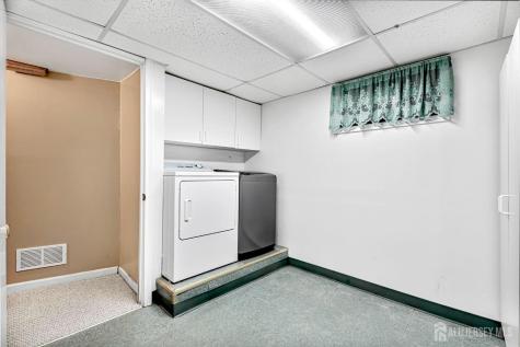 236 Olsen Street Sayreville NJ 08879