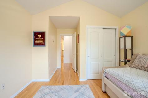 22 Amy Drive North Brunswick NJ 08902