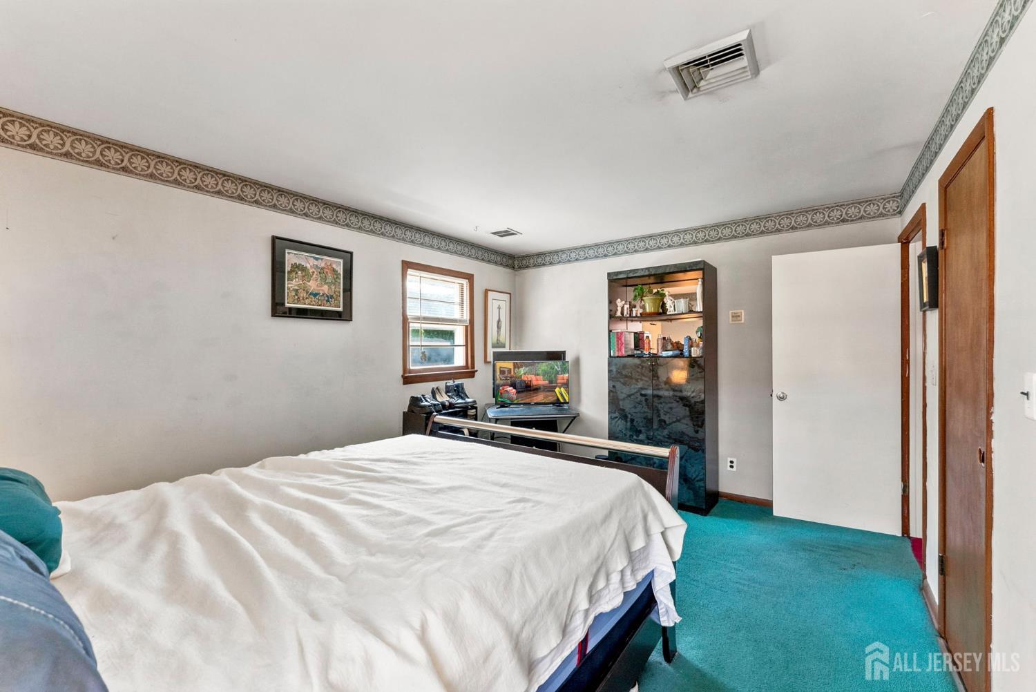 27 Milton Avenue East Brunswick NJ 08816