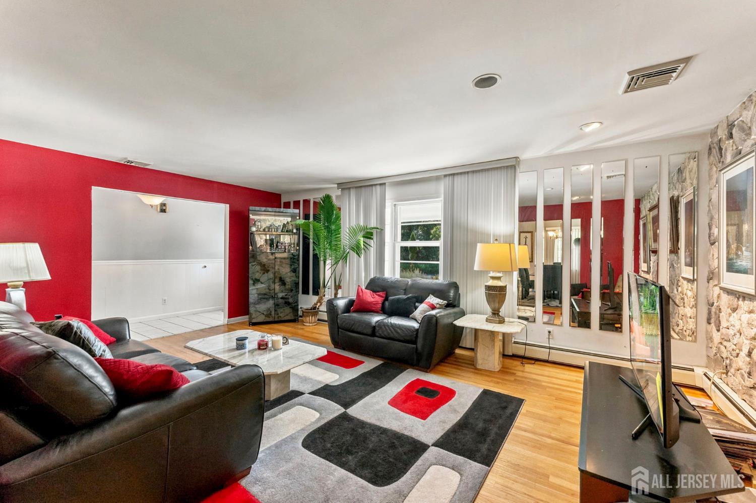 27 Milton Avenue East Brunswick NJ 08816
