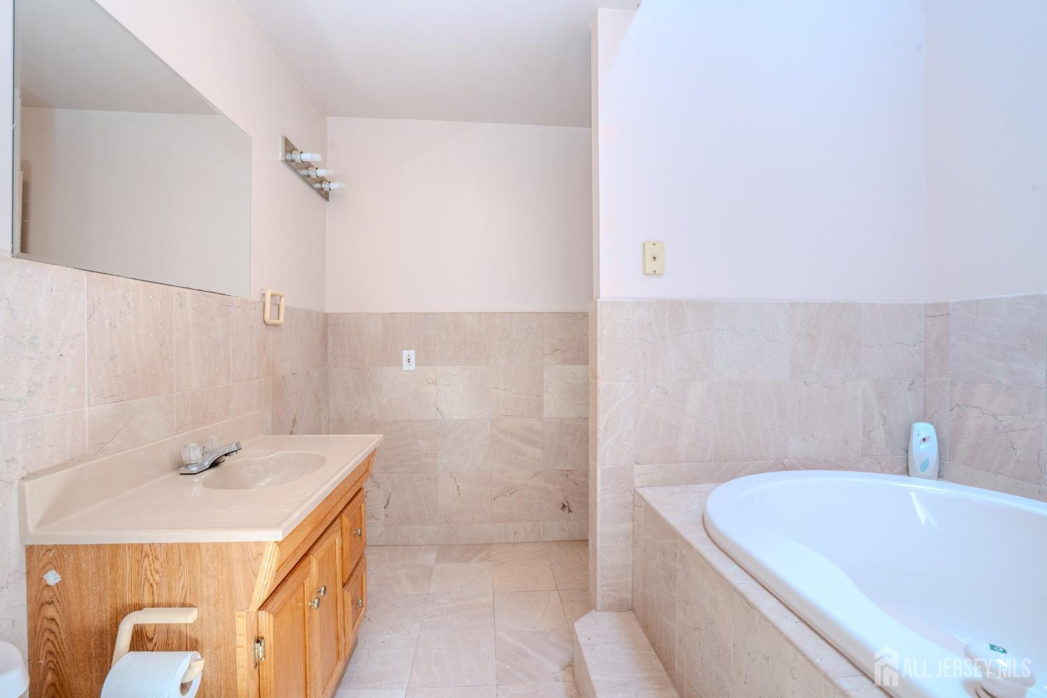 2284 Polk Avenue North Brunswick NJ 08902
