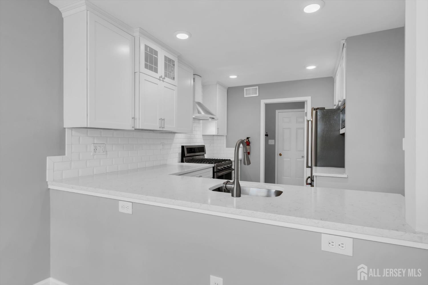 8 Pine Valley Lane Monroe NJ 08831