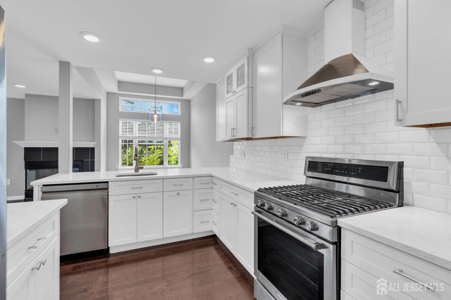 8 Pine Valley Lane Monroe NJ 08831