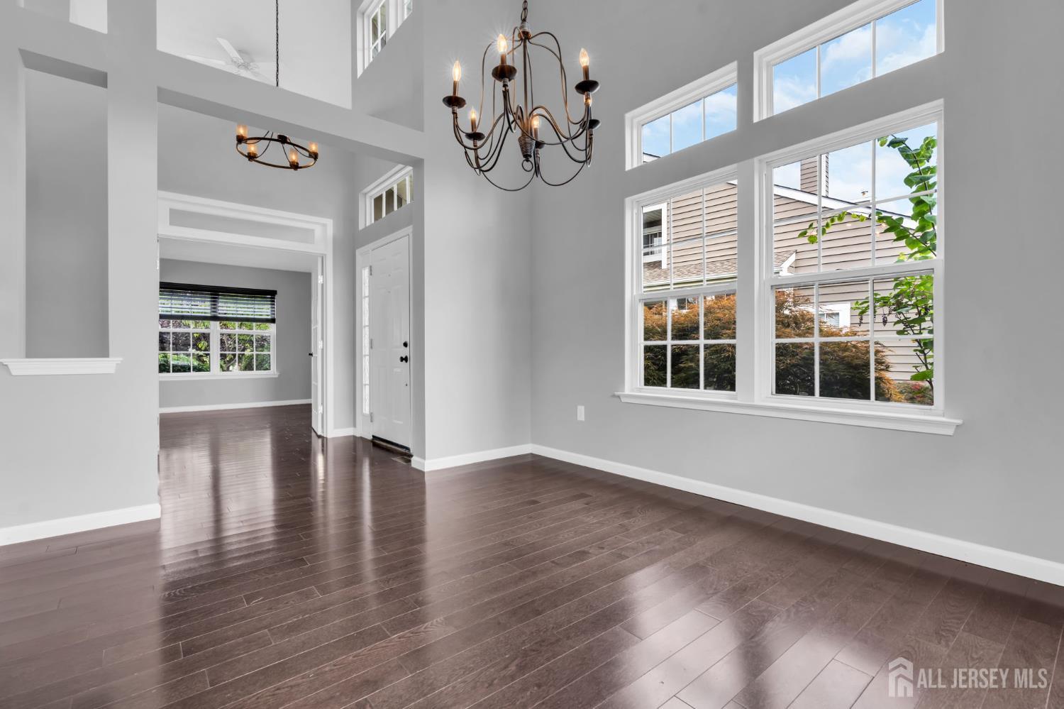 8 Pine Valley Lane Monroe NJ 08831