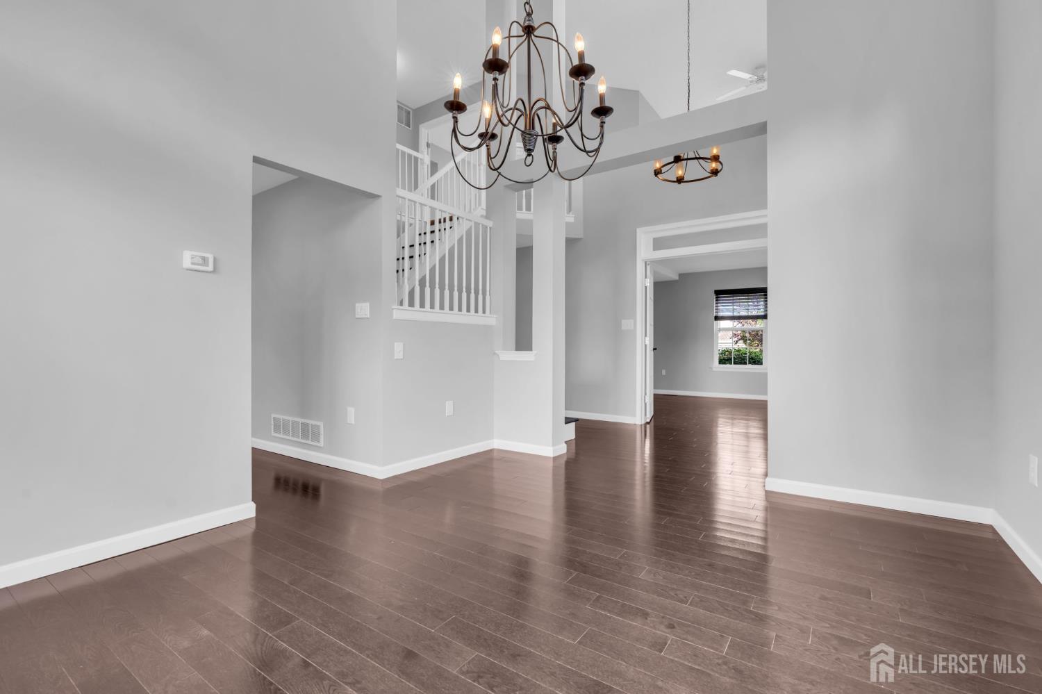 8 Pine Valley Lane Monroe NJ 08831