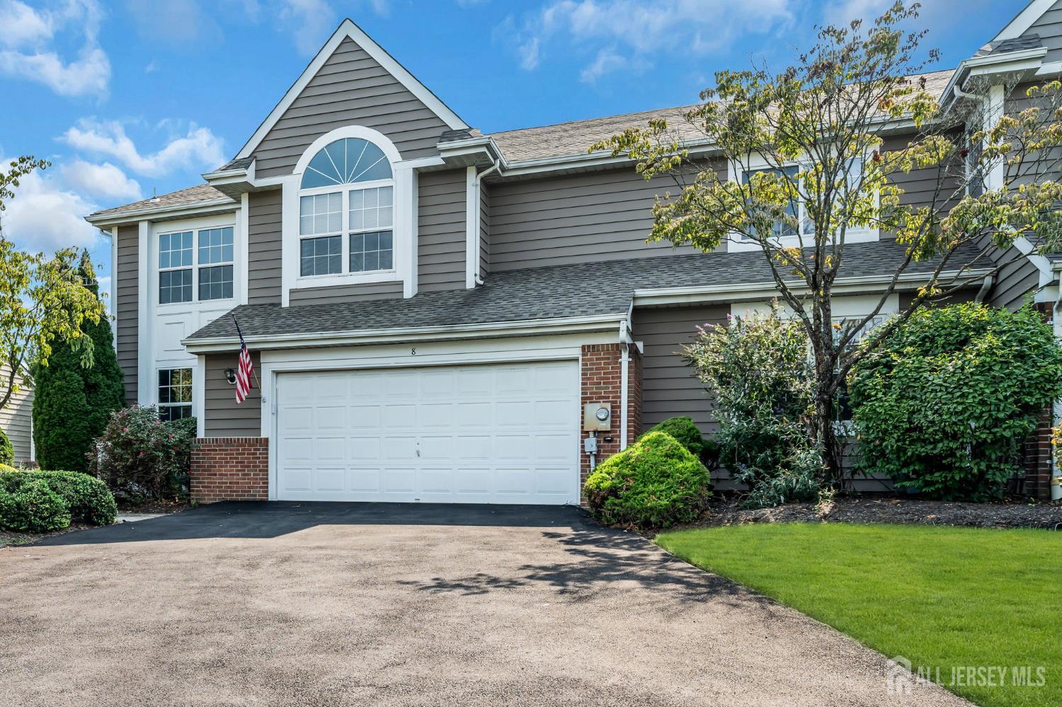 8 Pine Valley Lane Monroe NJ 08831
