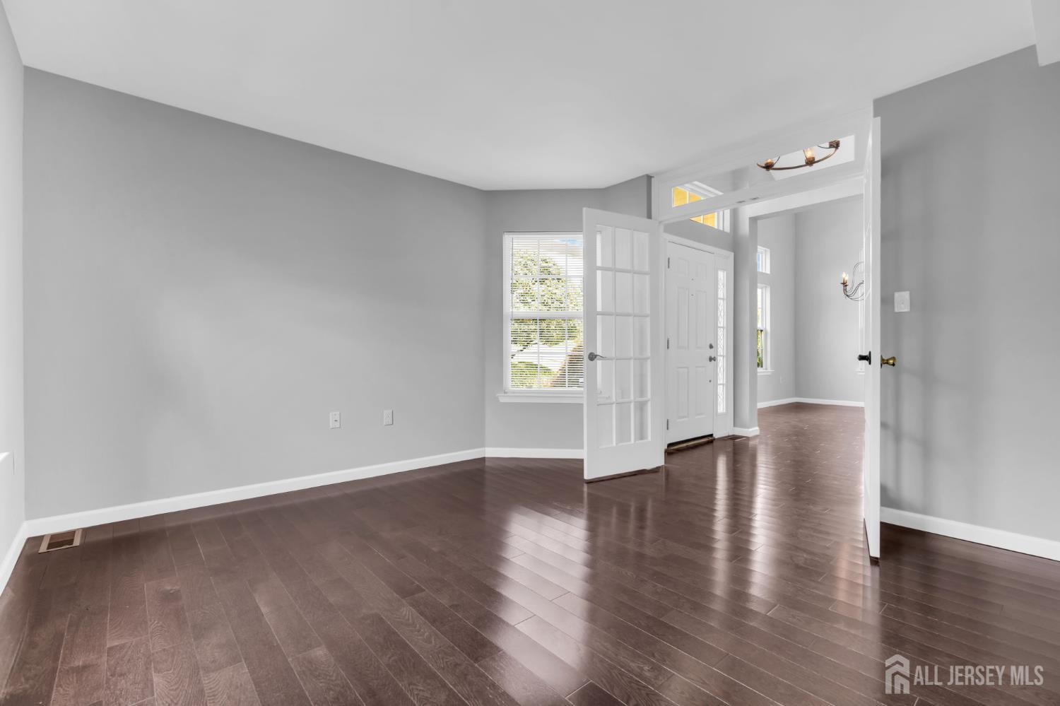 8 Pine Valley Lane Monroe NJ 08831