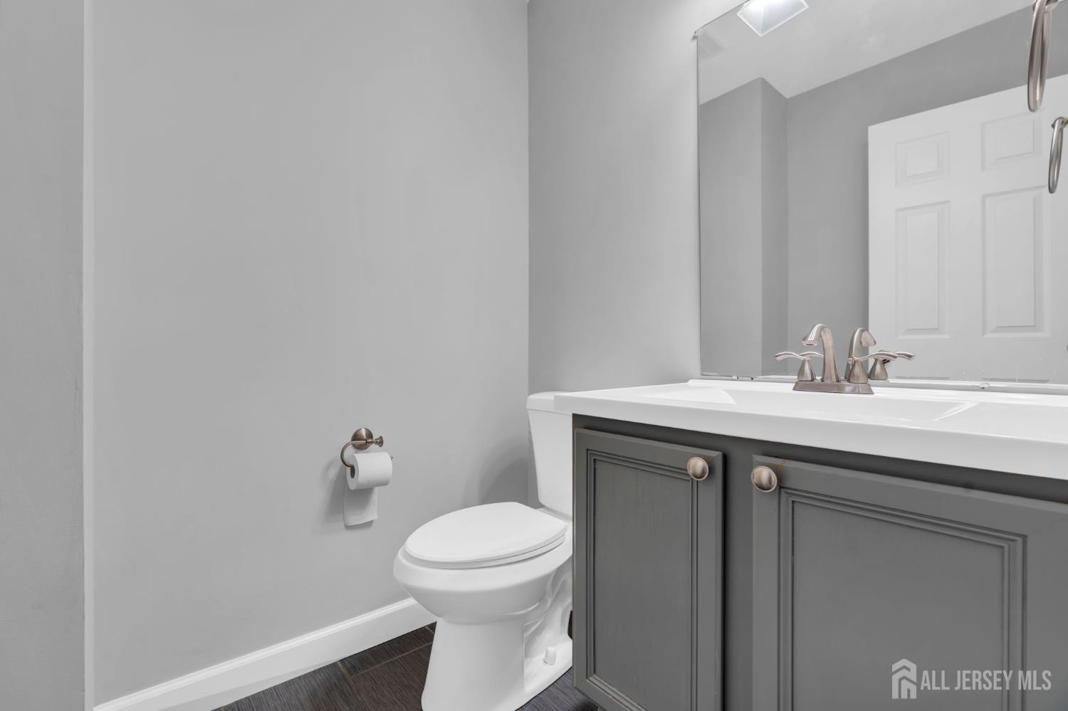 8 Pine Valley Lane Monroe NJ 08831